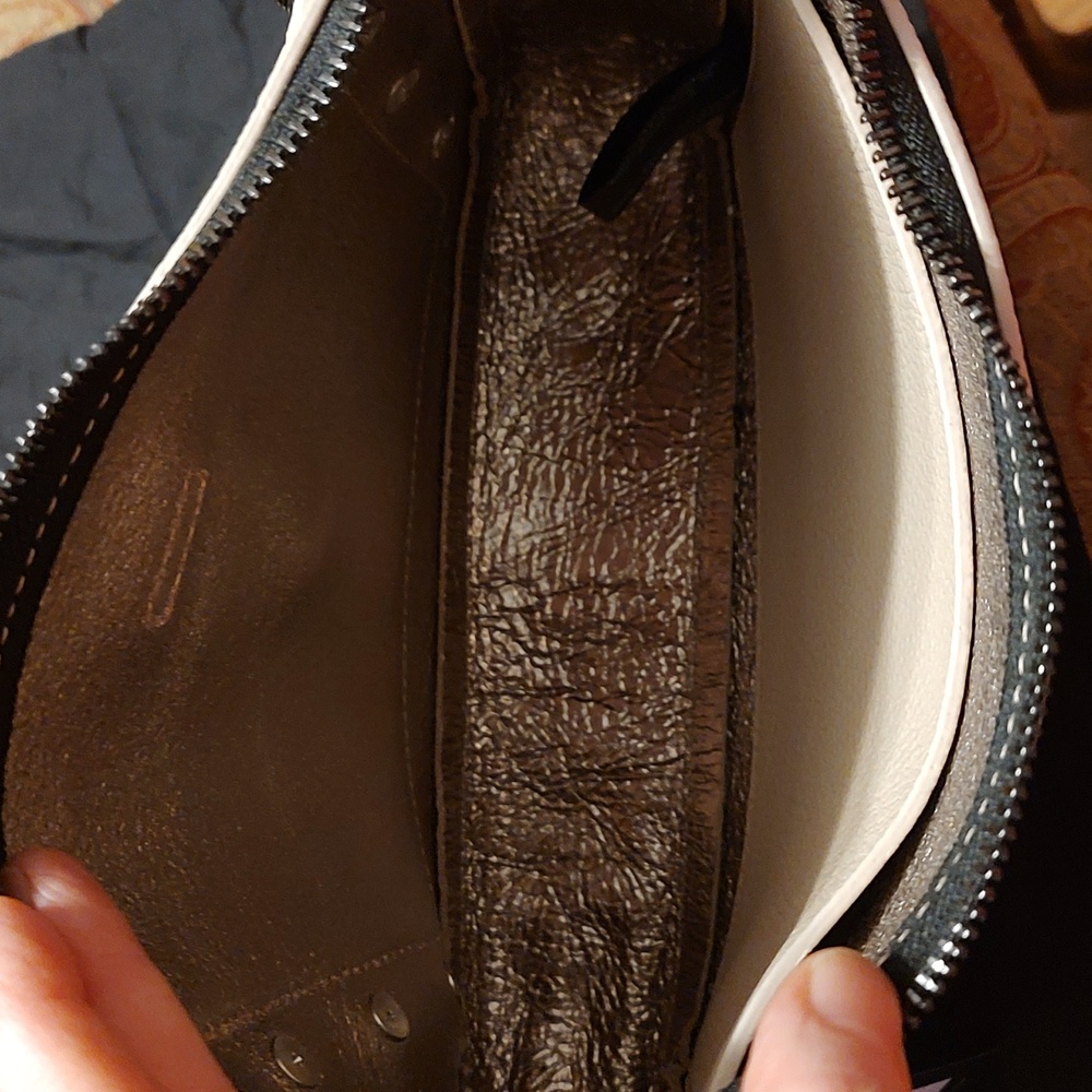 Botkier Warren NWT Crossbody bag w/authenticity card & Dustbag $178 Retail - Picture 11 of 16